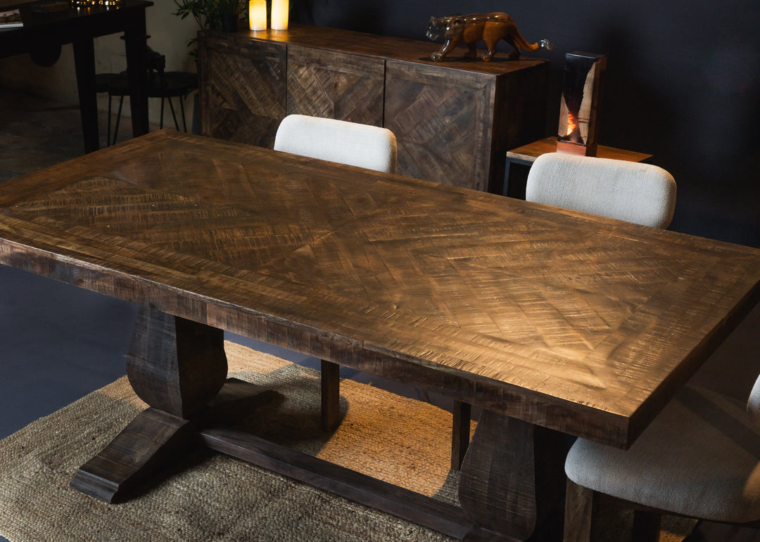 Charlbury Dining Table with Pondi Legs