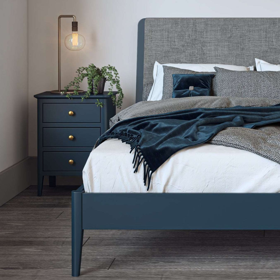 Berkshire 3 Drawer Bedside - The Furniture Mega Store 
